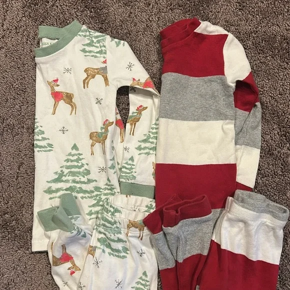 Burt’s bees holiday Christmas 2T two piece pj sets bundle - Picture 2 of 4